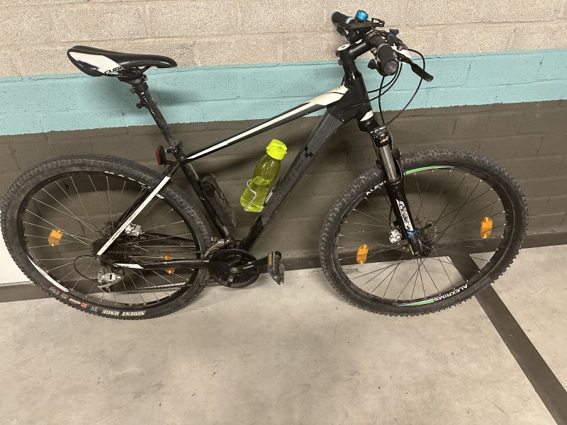 Bicicleta de montaña Cube a buen precio en Palma