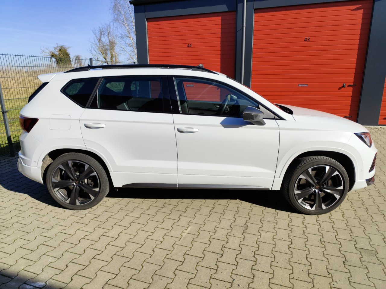 Cupra Ateca 2.0tsi 300PS aus 2023 1.Hand Garantie PANO AHK BEATS 360KAMERA UVM.