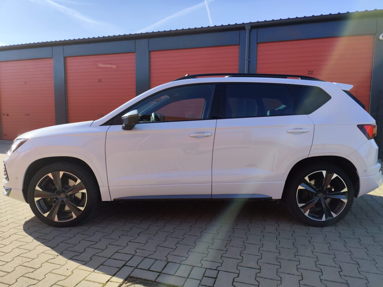 Cupra Ateca 2.0tsi 300PS aus 2023 1.Hand Garantie PANO AHK BEATS 360KAMERA UVM.