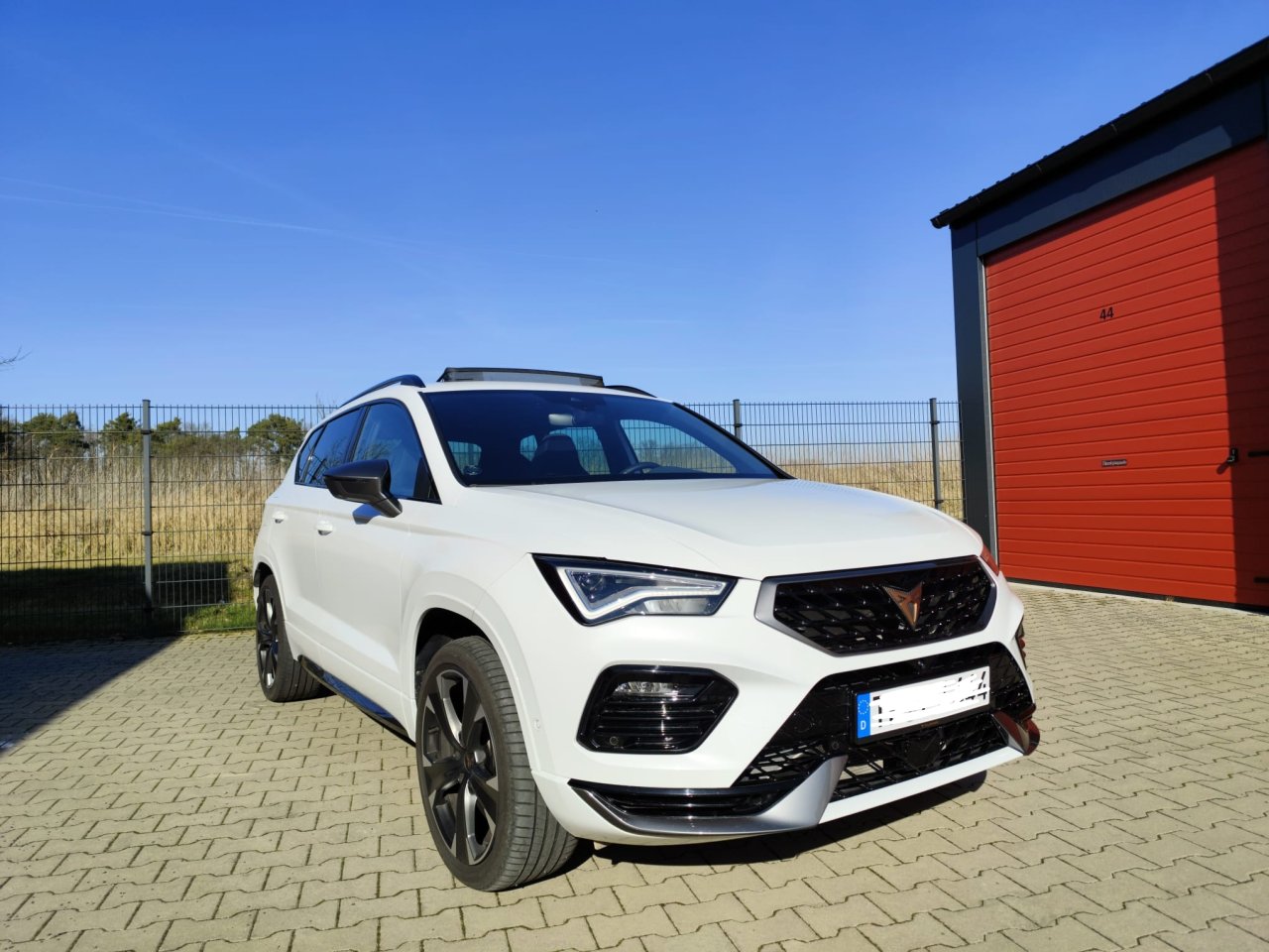 Cupra Ateca 2.0tsi 300PS aus 2023 1.Hand Garantie PANO AHK BEATS 360KAMERA UVM.