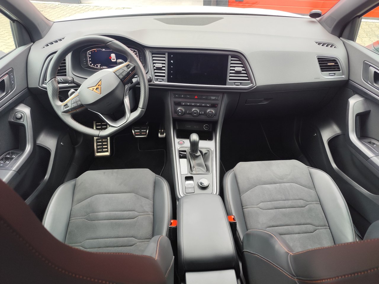 Cupra Ateca 2.0tsi 300PS aus 2023 1.Hand Garantie PANO AHK BEATS 360KAMERA UVM.
