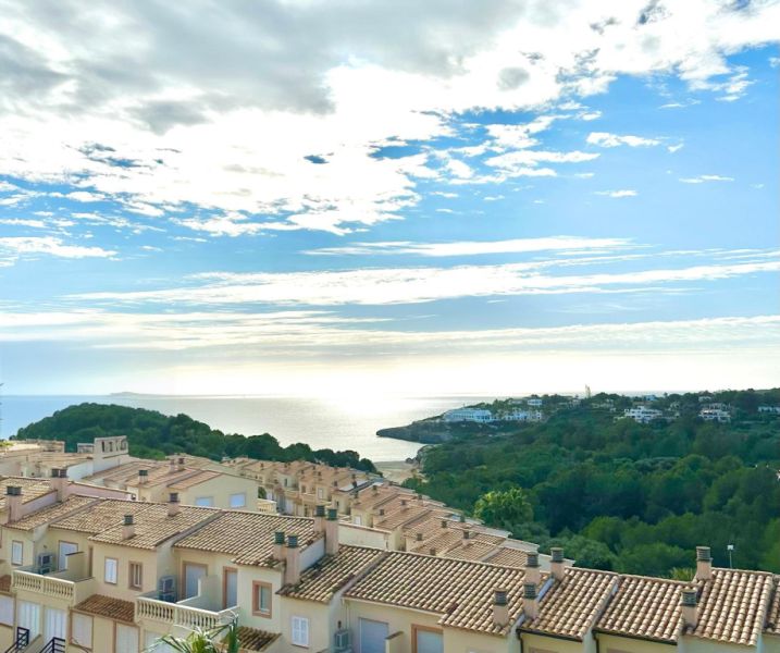 Top-floor apartment in Cala Domingos