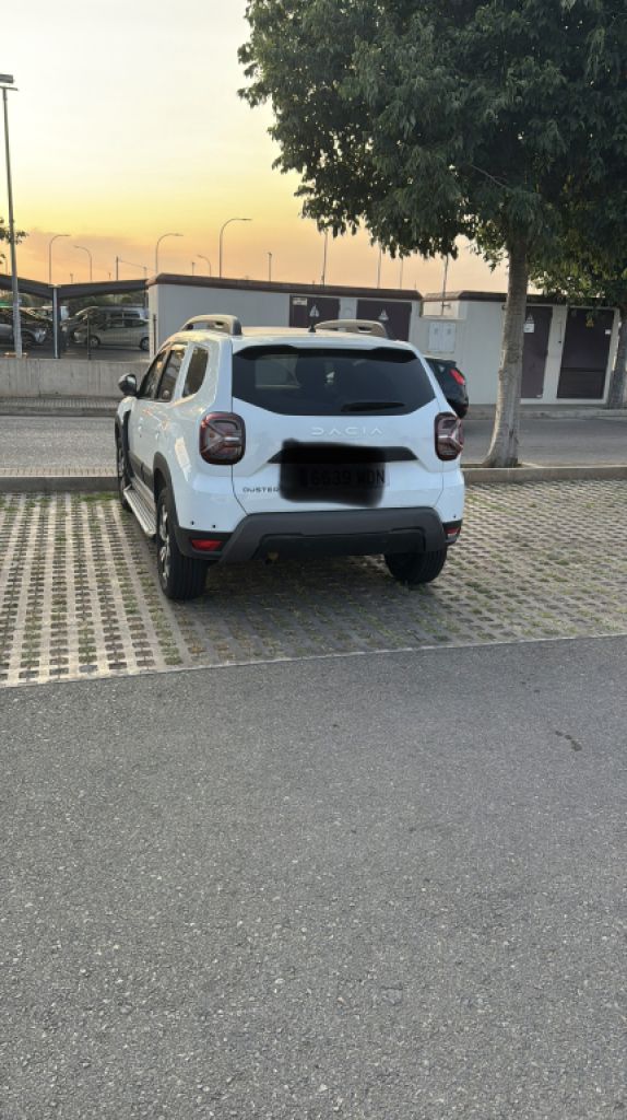 Dacia Duster nur 8000 KM, neuwertig, Standort Mallorca