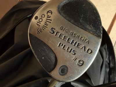 Damen-Golftasche mit komplettem Schlägersatz inkl. diverse Driver