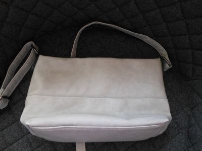 Damen- Handtasche ..Fb. grau ...25 x 17 cm