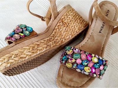 Damen-Keilsandaletten, mit Strasssteinen verziert, Größe 38, Marke Alma en Pena