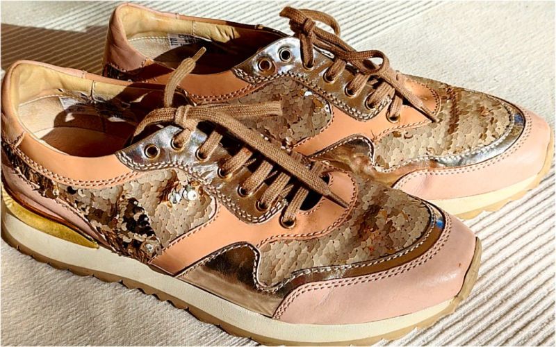 Damen, Pailletten-Sneaker kombinieren Roségold, Beige- und Metallic-Töne, Gr. 38