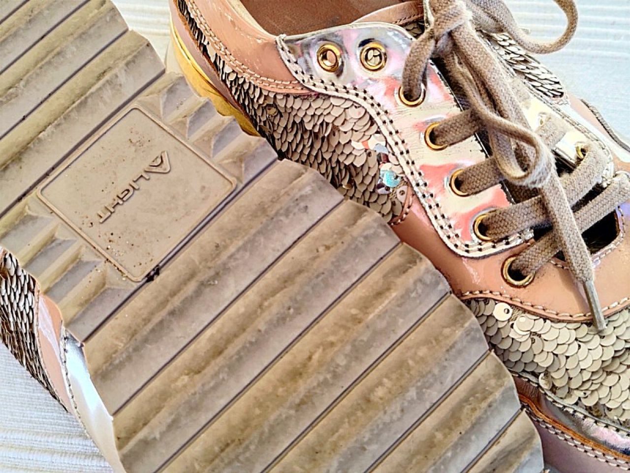 Damen, Pailletten-Sneaker kombinieren Roségold, Beige- und Metallic-Töne, Gr. 38