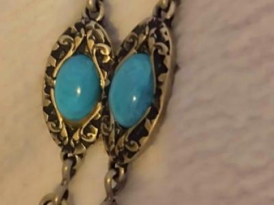 Damengürtel mit türkisfarbenen Steinen