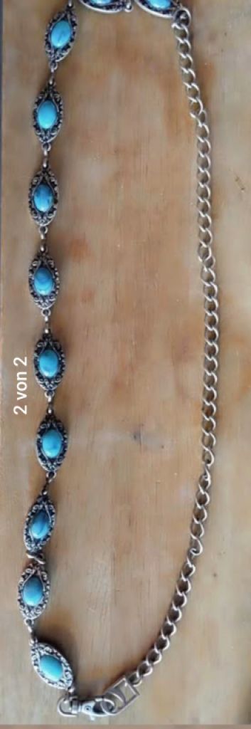 Damengürtel mit türkisfarbenen Steinen