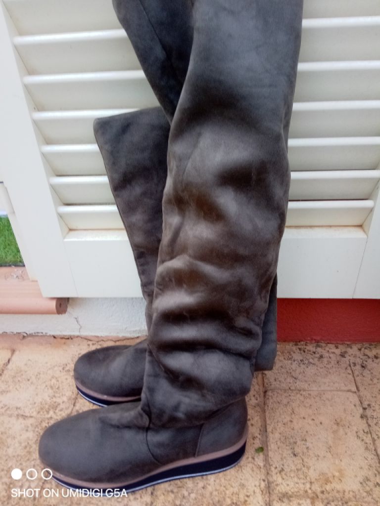 Damenstiefel Kunstwildleder Gr.40 mit Keilabsatz moosgrün