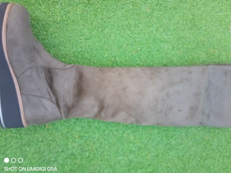 Damenstiefel Kunstwildleder Gr.40 mit Keilabsatz moosgrün