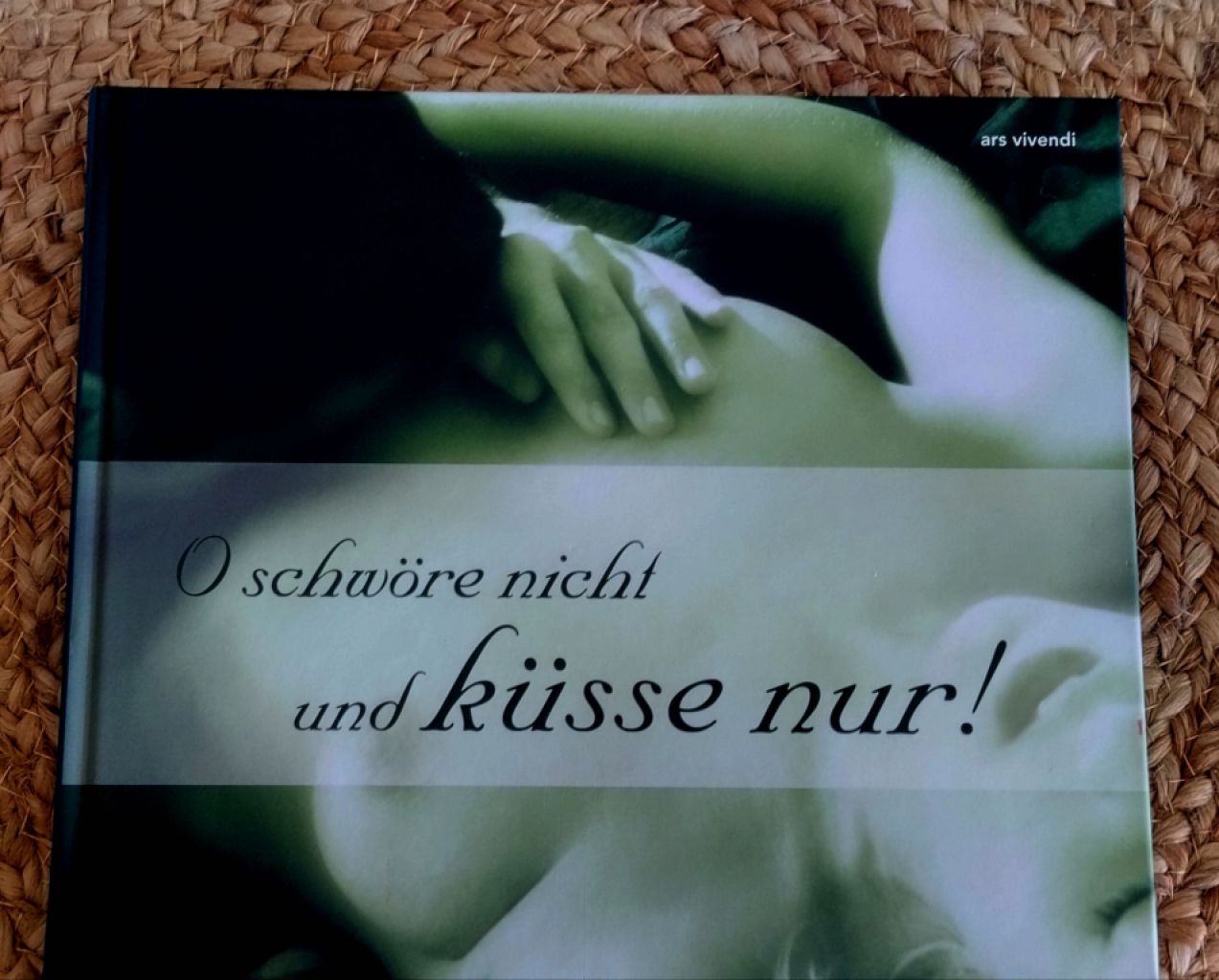 THE Love Book  A boundlessly sensual illustrated book