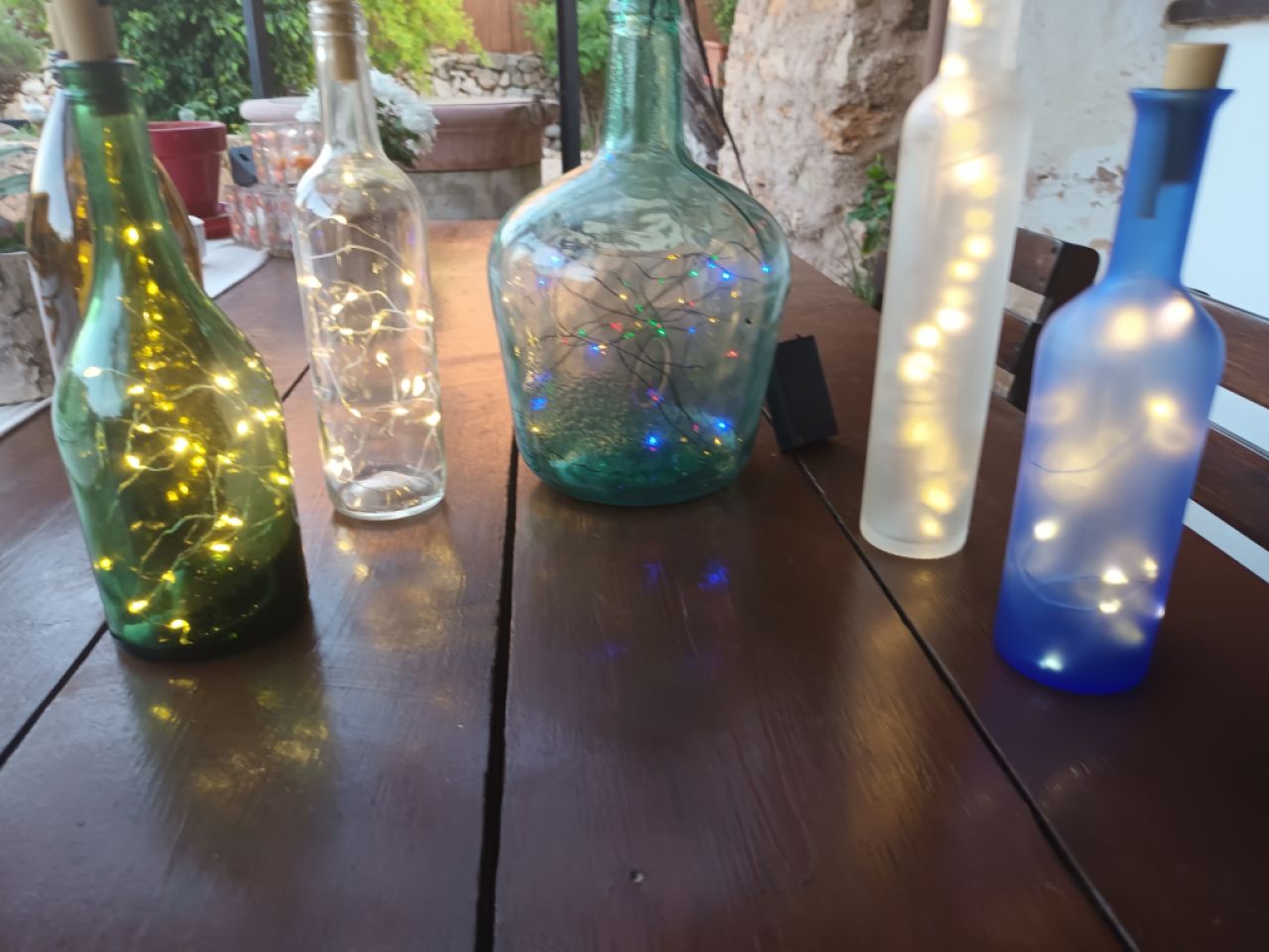 Decoration for indoors and outdoors: Unusual light bottles with battery operation