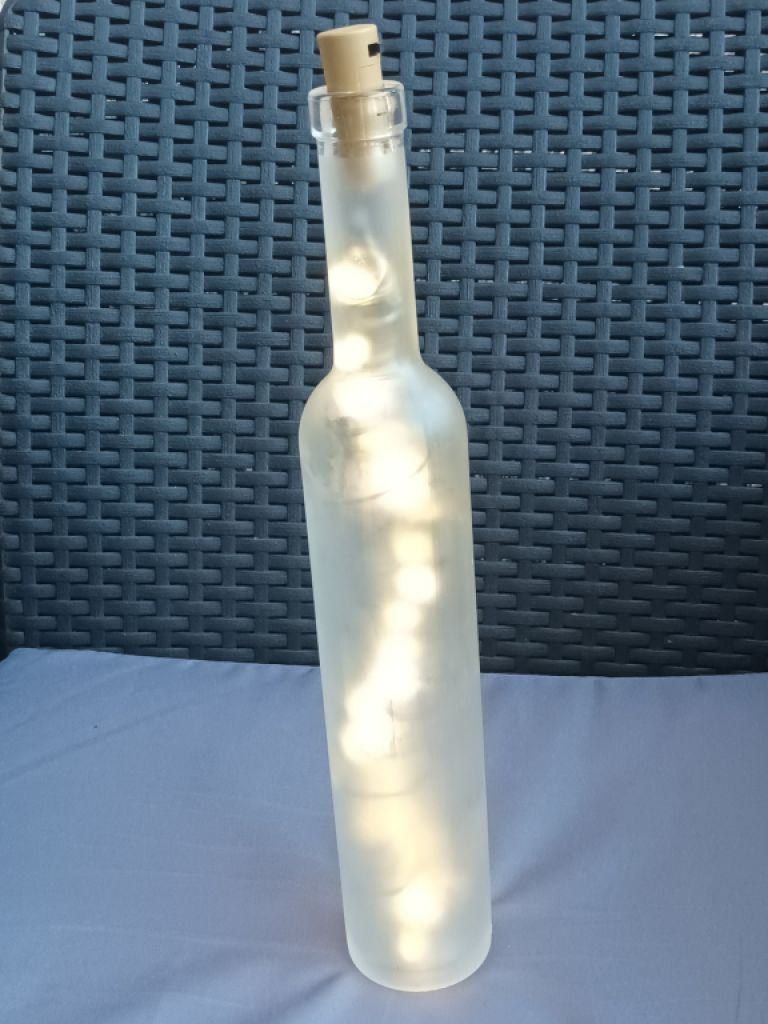 Deko für  Innen und Aussen: Ausgefallene Lichterflaschen mit Batteriebetrieb