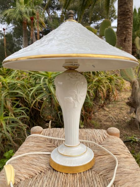 Lámpara de porcelana decorativa