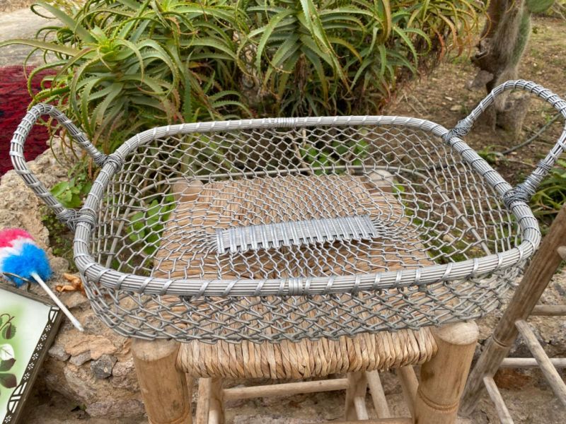 Decorative wire fruit basket