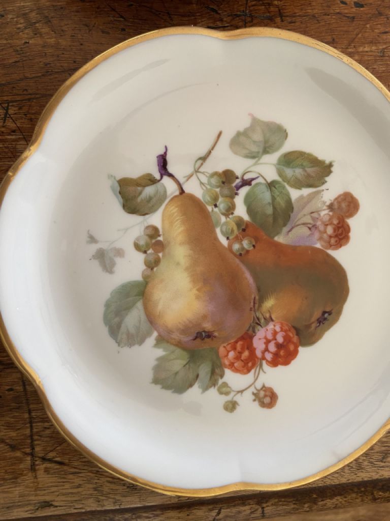 Decorative dessert plates from the 1950s