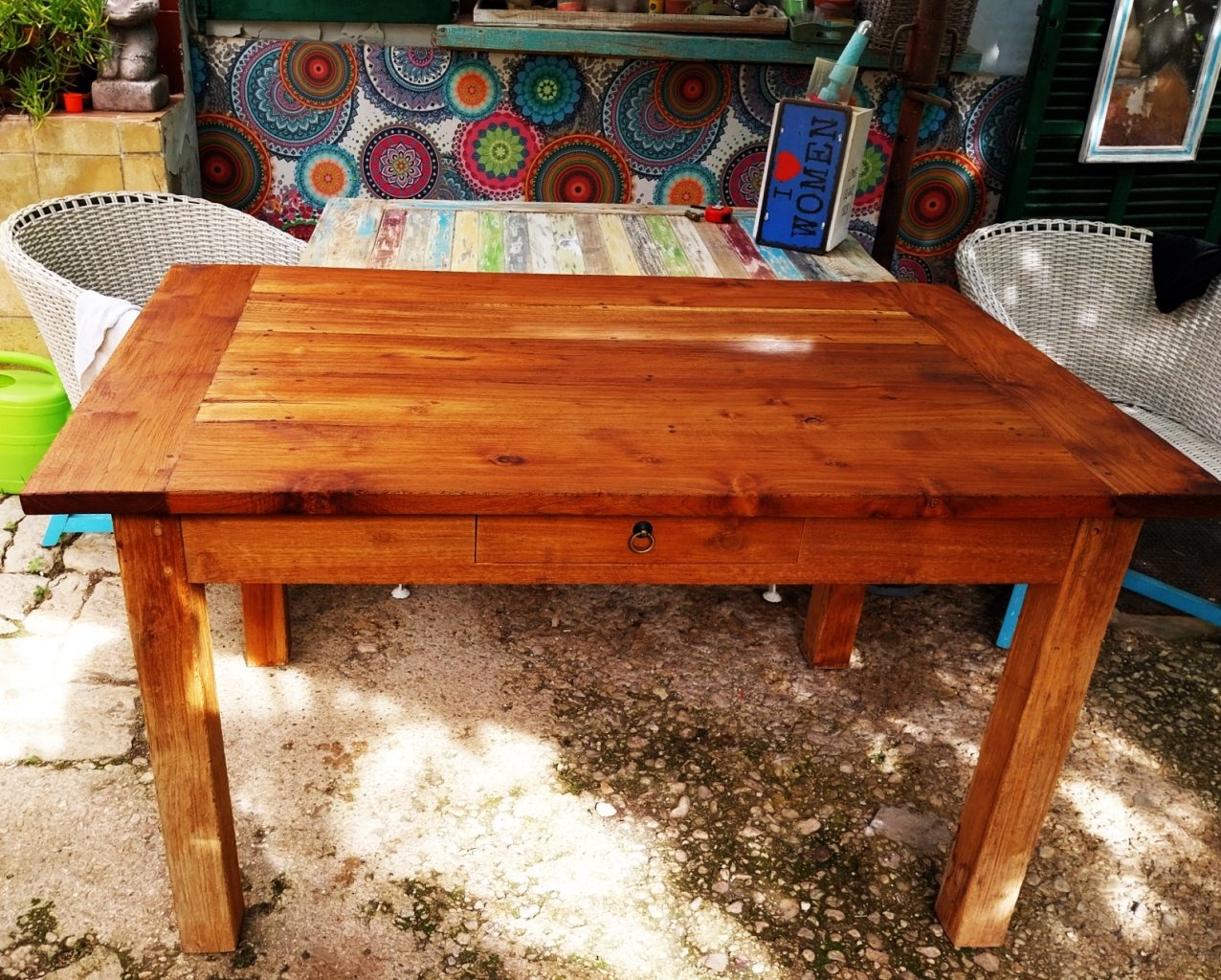 Mesa decorativa de madera maciza tropical