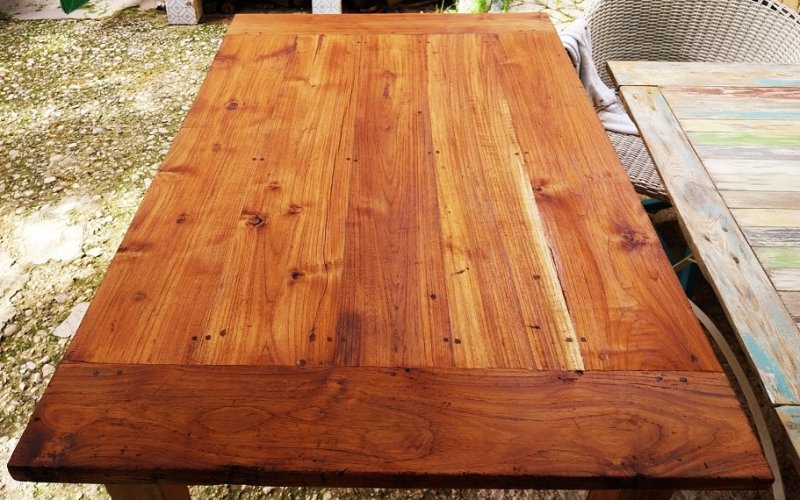 Mesa decorativa de madera maciza tropical