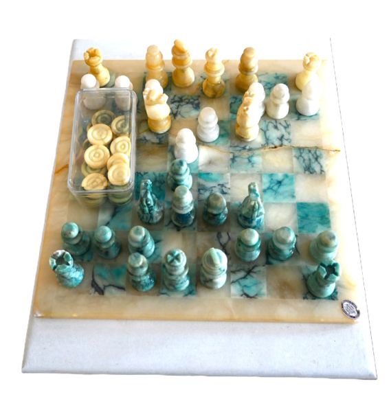 Dekoratives Schachspiel aus italienischem Alabaster