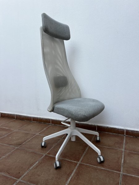 Design Bürostuhl mit Netzrücken