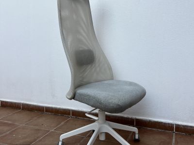 Design Bürostuhl mit Netzrücken