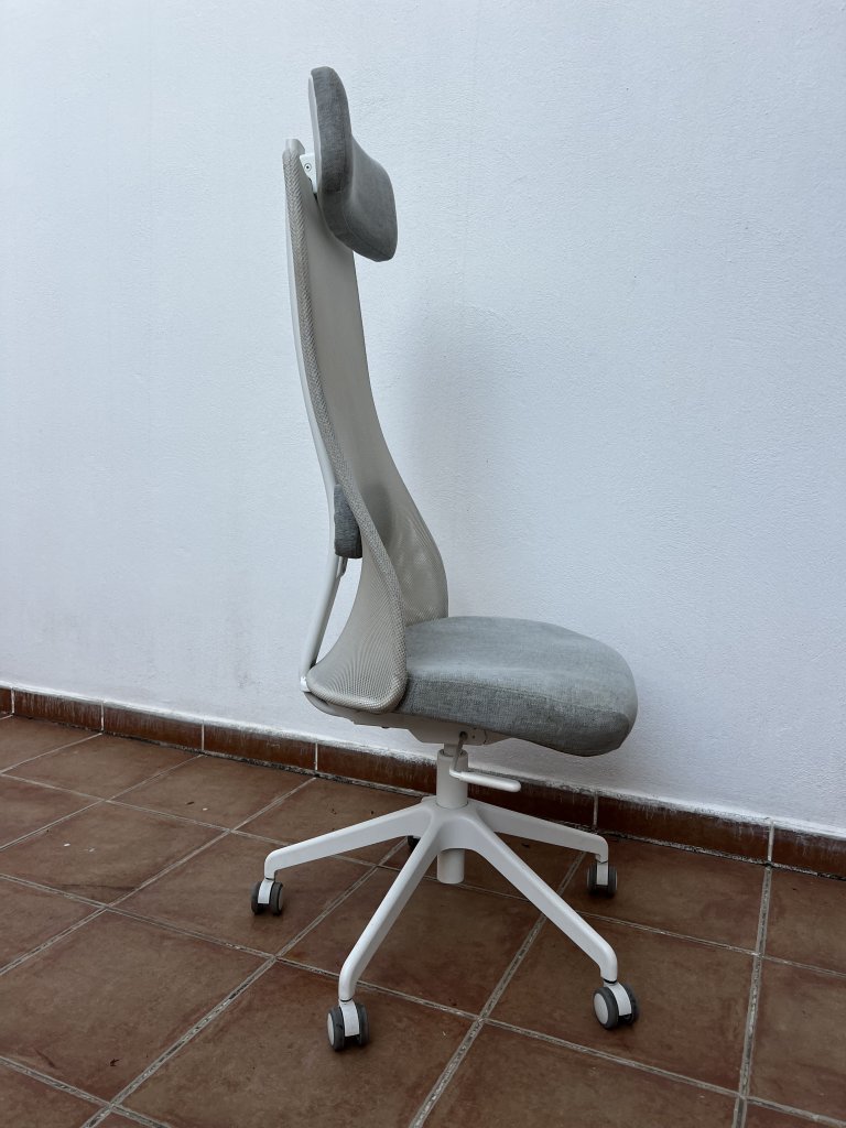 Design Bürostuhl mit Netzrücken