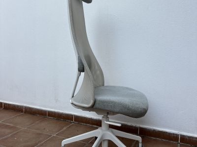 Design Bürostuhl mit Netzrücken