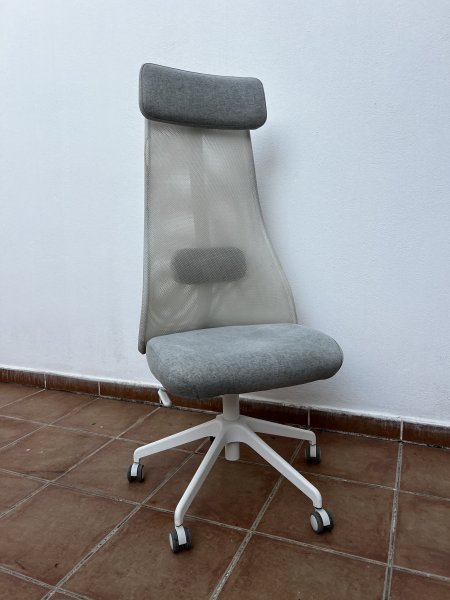 Design Bürostuhl mit Netzrücken