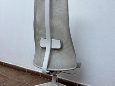 Design Bürostuhl mit Netzrücken