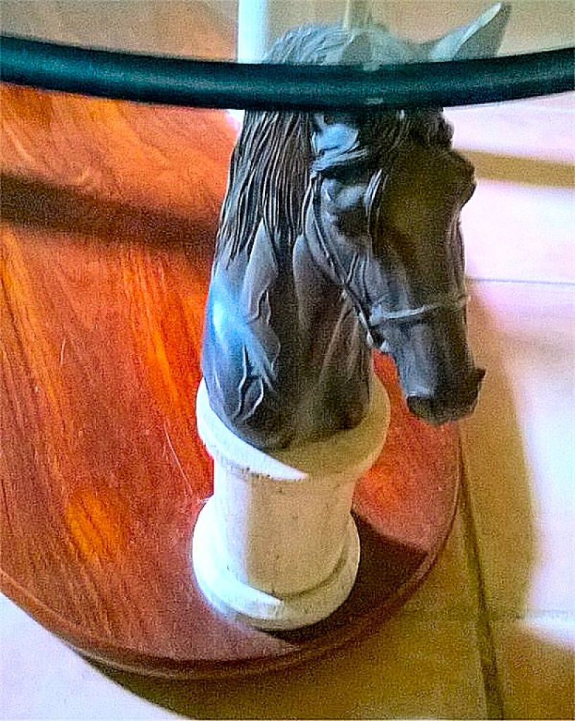 Designer Horse Couchtisch, Holz, Kristall, Bronze Motive, Mamorsäulen