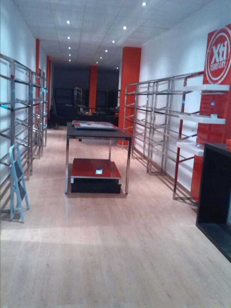 Designer Shop Equipment Shoe Store Boutique Stainless Steel Shelves and Accessories Ideal Existence