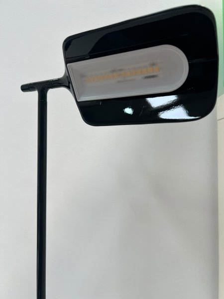 Lámpara de pie de diseño Tab F LED Floor Lamp de FLOS Italia