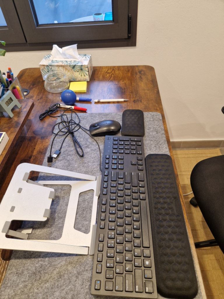 Desktop/ Office desk like new!