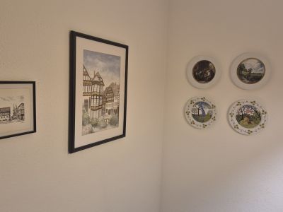 Diverse Bilder und Wandteller abzugeben