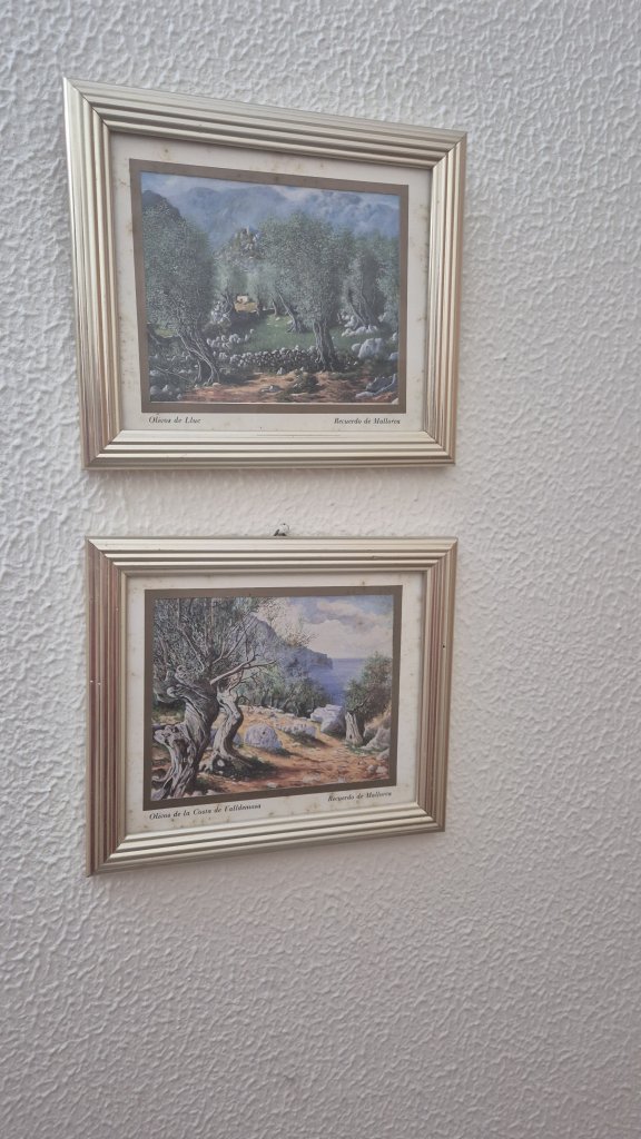 Diverse Bilder und Wandteller abzugeben