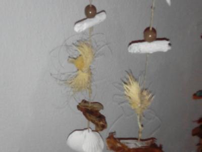 Varios móviles hechos a mano