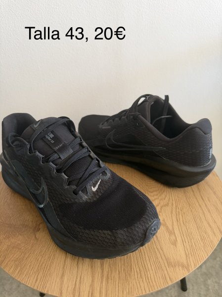 Diverse Herren Schuhe in verschiedenen Größen