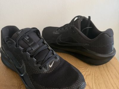 Diverse Herren Schuhe in verschiedenen Größen