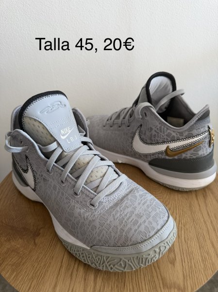 Diverse Herren Schuhe in verschiedenen Größen