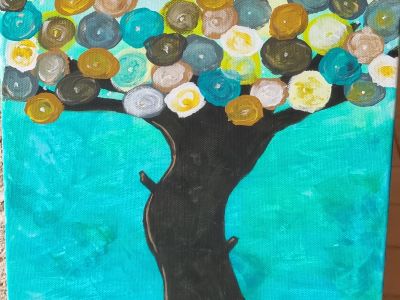 Varios cuadros acrílicos pintados a mano - disponibles por donación