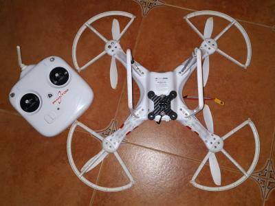 DJI Drohne mit viel Zubehör (siehe Fotos)