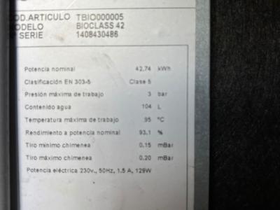 Caldera de pellets Domusa + silo con alimentación automática por tornillo