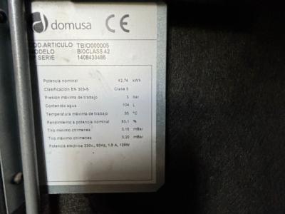 Caldera de pellets Domusa + silo con alimentación automática por tornillo