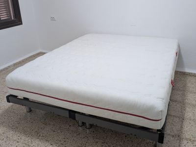 Doppelbett 1,60 m Preis reduziert, muss bis Sonntag raus