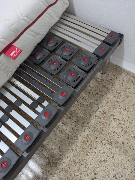 Doppelbett 1,60 m Preis reduziert, muss bis Sonntag raus