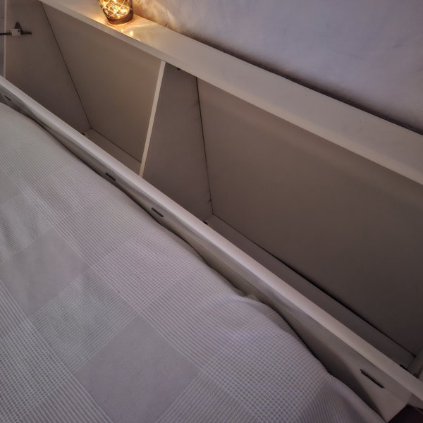 Doppelbett mit Bettkasten