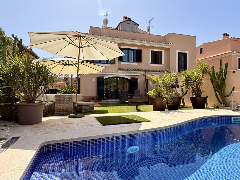 Doppelhaushälfte mit schönem Garten und Swimmingpool zu verkaufen