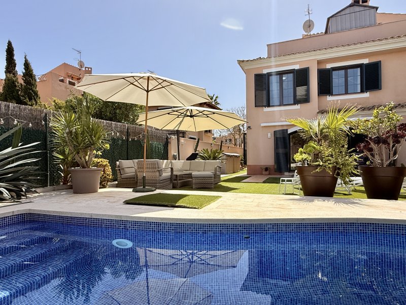 Doppelhaushälfte mit schönem Garten und Swimmingpool zu verkaufen